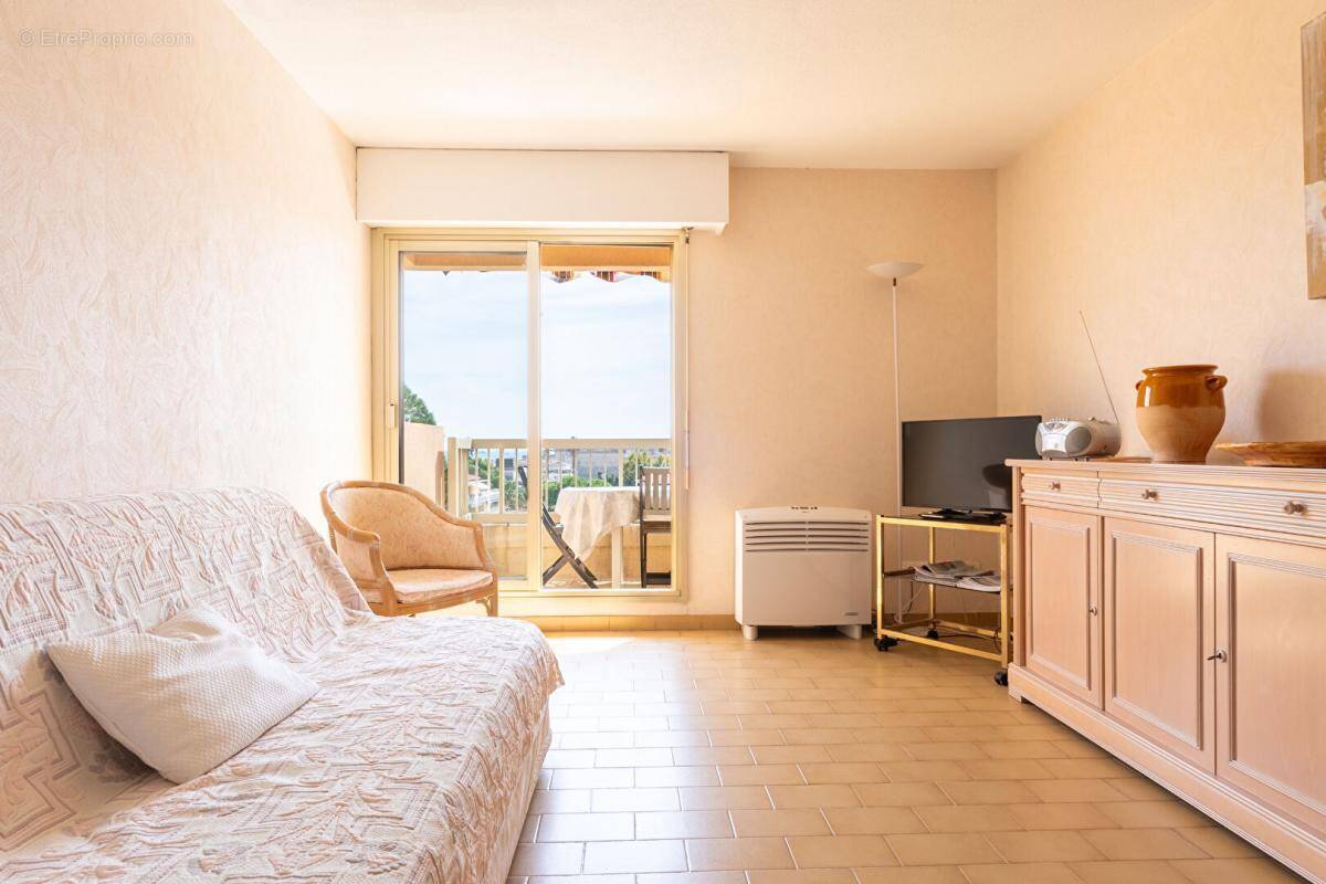 Appartement à VALLAURIS