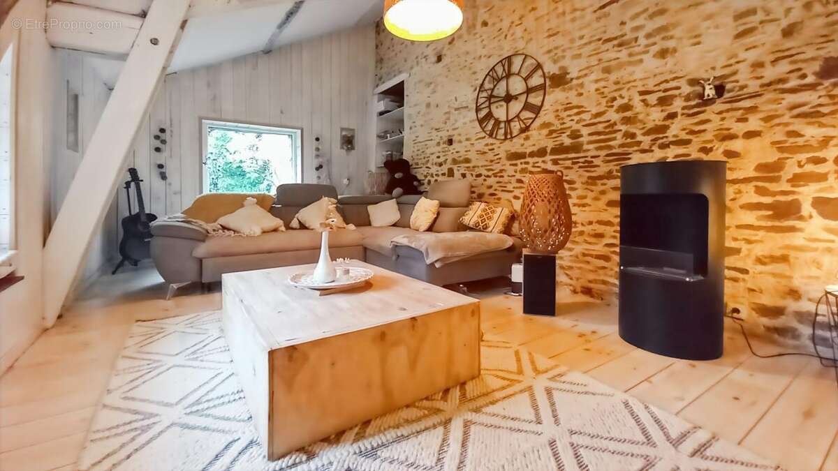 Maison à ERCE-EN-LAMEE
