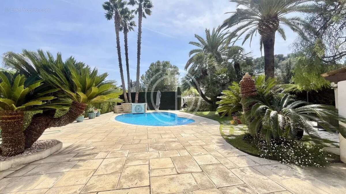 Maison à MOUGINS