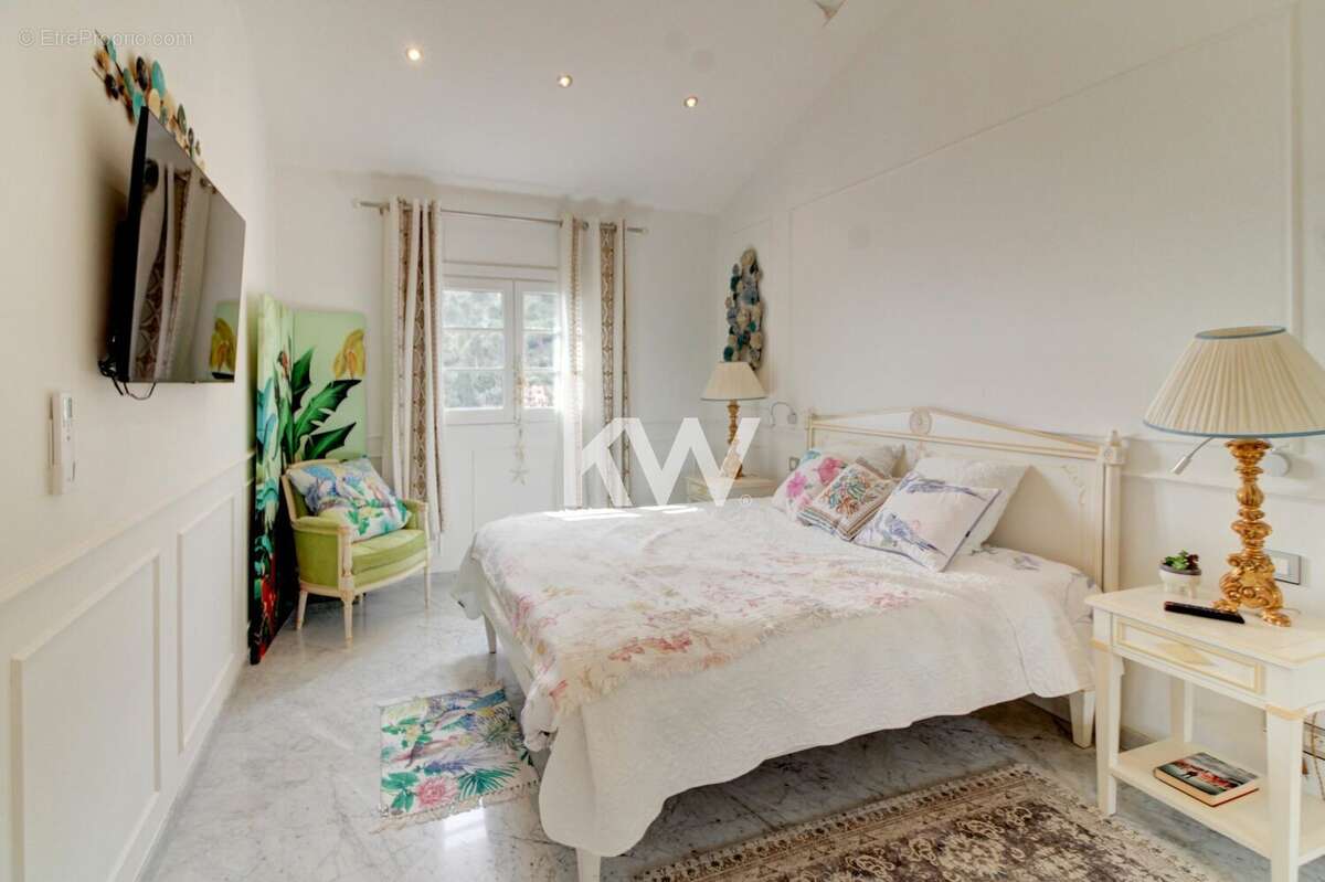 Appartement à EZE