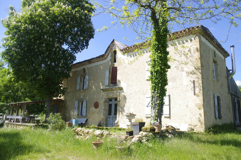 Maison à MONTESQUIOU