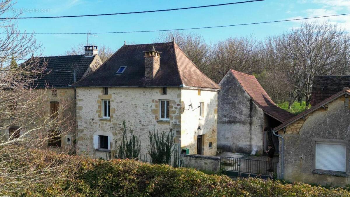 Maison à GOURDON