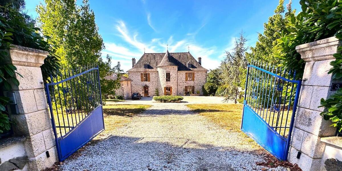 Maison à CONFOLENS