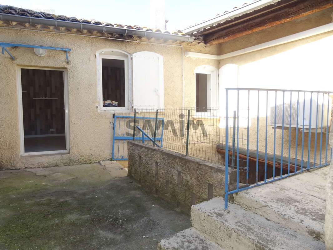 Maison à COMBAS