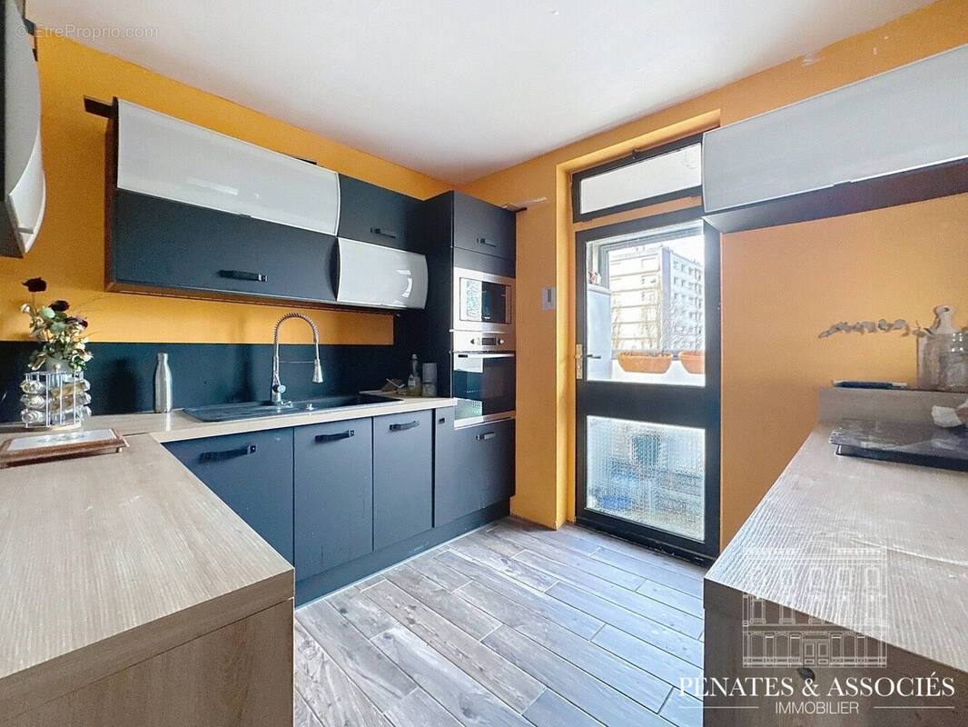 Appartement à MONT-SAINT-AIGNAN