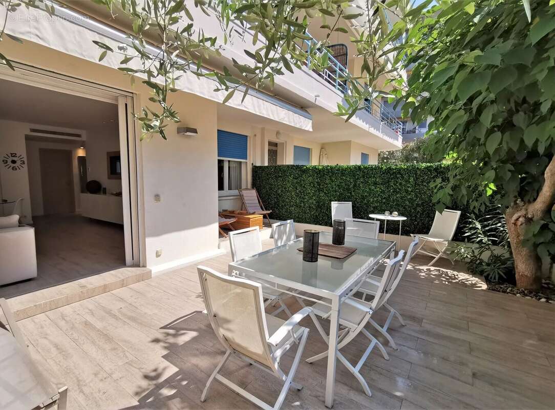 Appartement à VALLAURIS