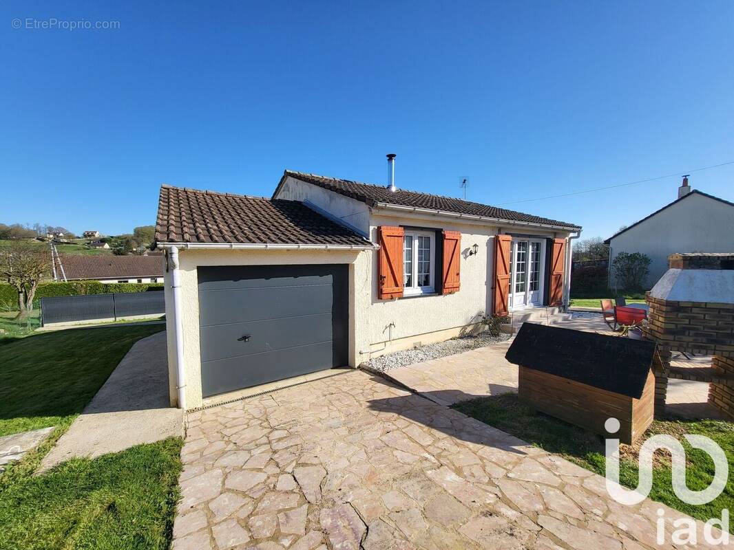 Photo 1 - Maison à LA MADELEINE-BOUVET