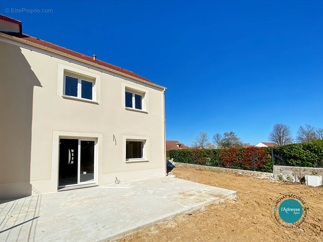 Maison à CHAMPCUEIL