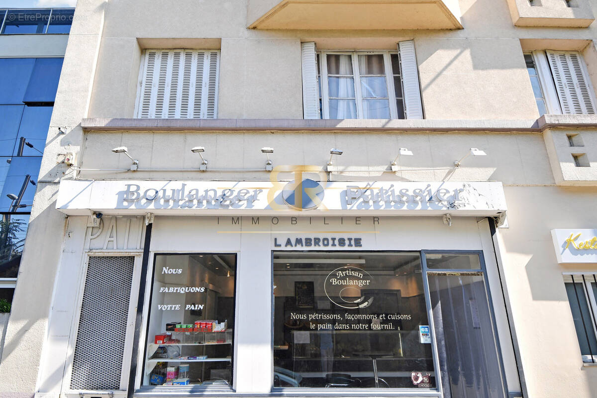Commerce à COURBEVOIE