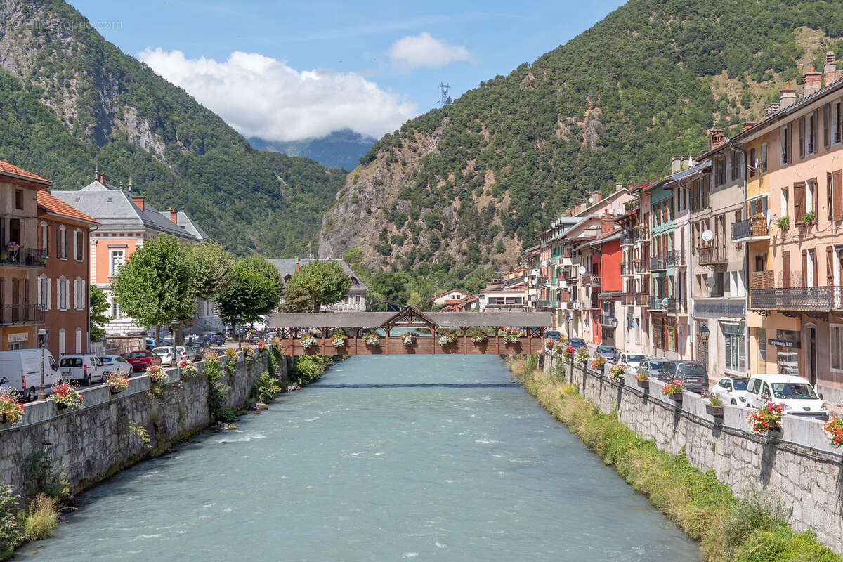 Commerce à MOUTIERS
