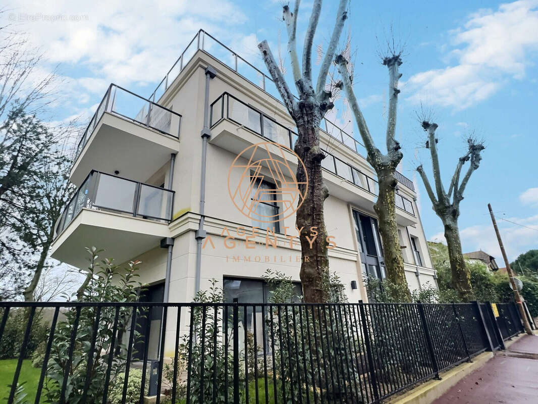 Appartement à SAINT-MAUR-DES-FOSSES