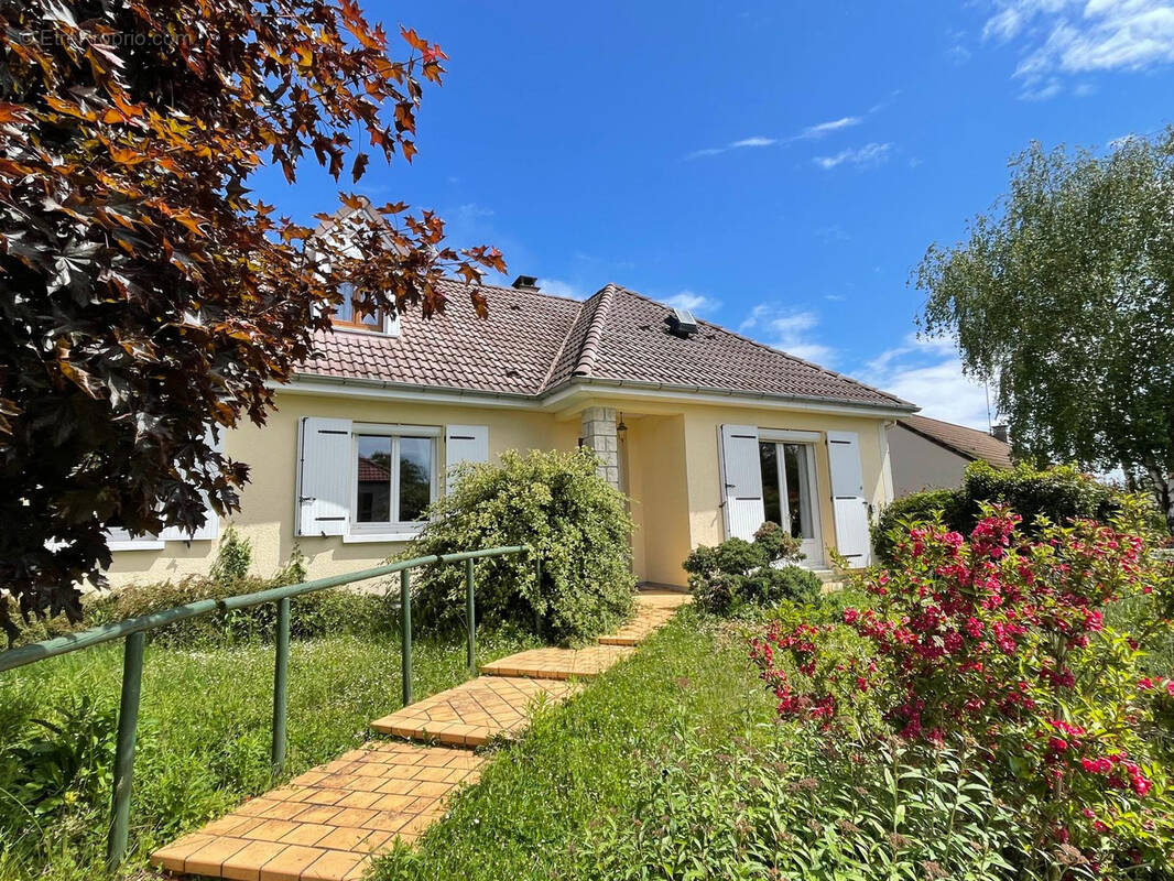 Maison à SAINT-DOULCHARD