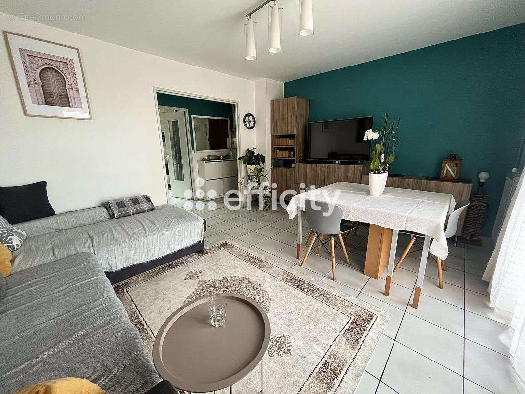 Appartement à PORT-DE-BOUC