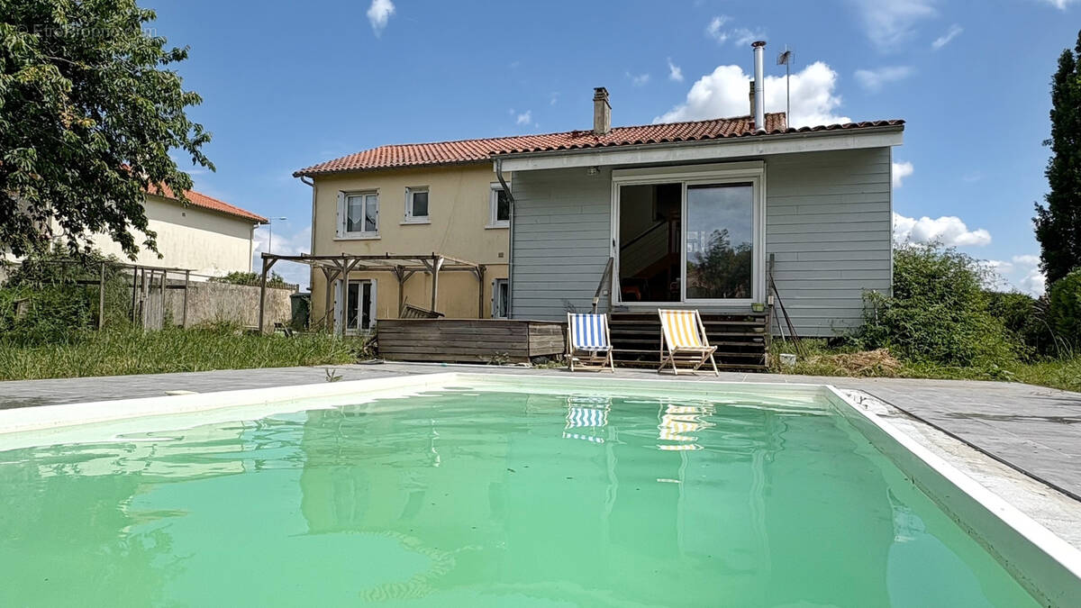 Maison à VOUILLE