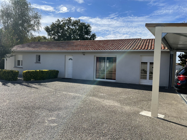 Maison à LAMOTHE-MONTRAVEL