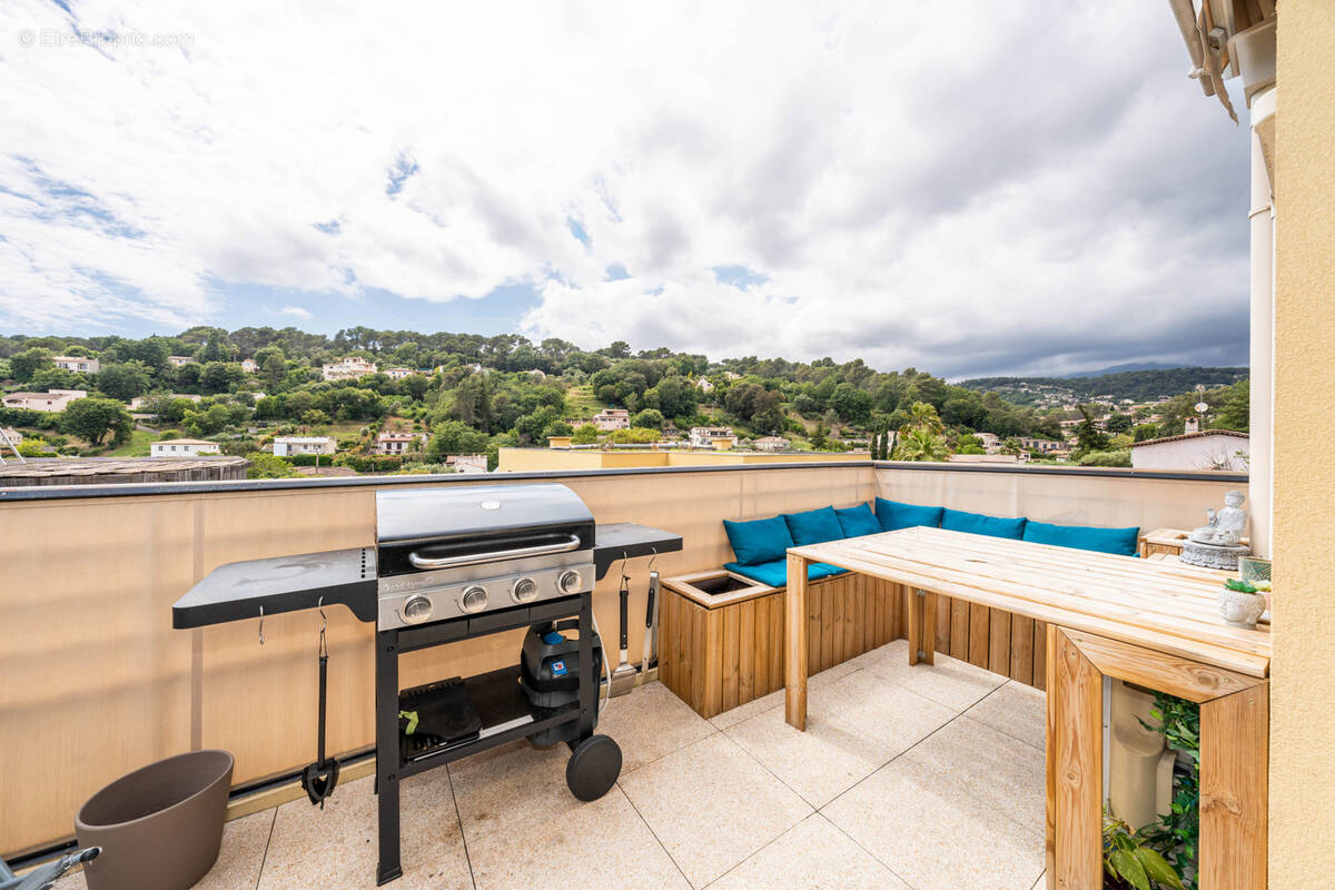 Appartement à LA COLLE-SUR-LOUP