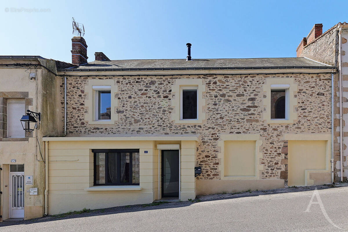 Maison à LEGE