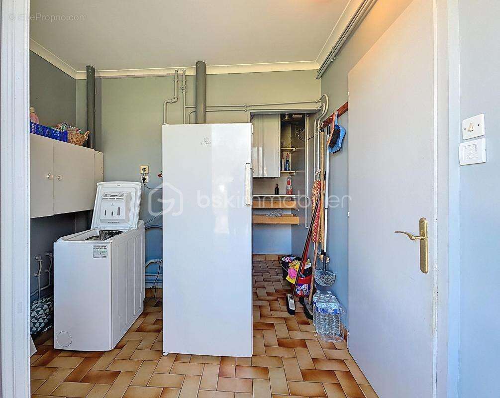 Maison à LA QUEUE-LES-YVELINES