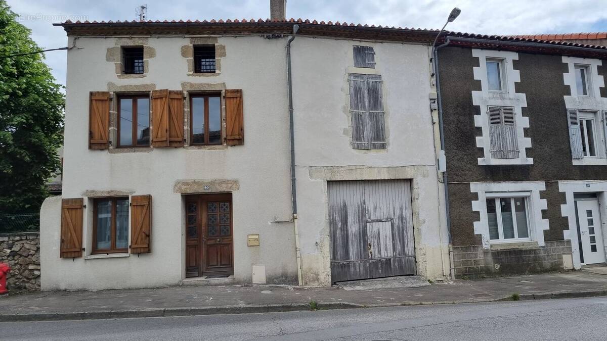 Maison à CONFOLENS