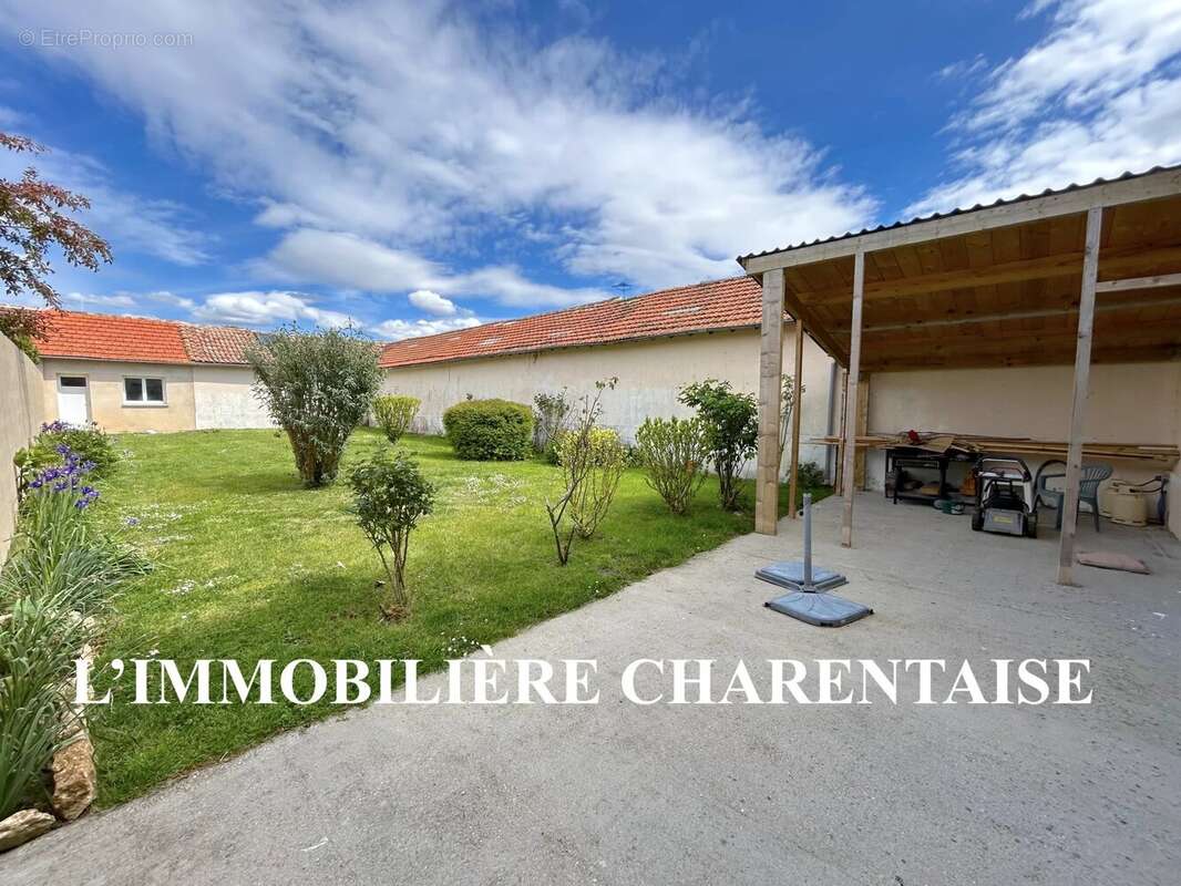 Maison à SEMUSSAC
