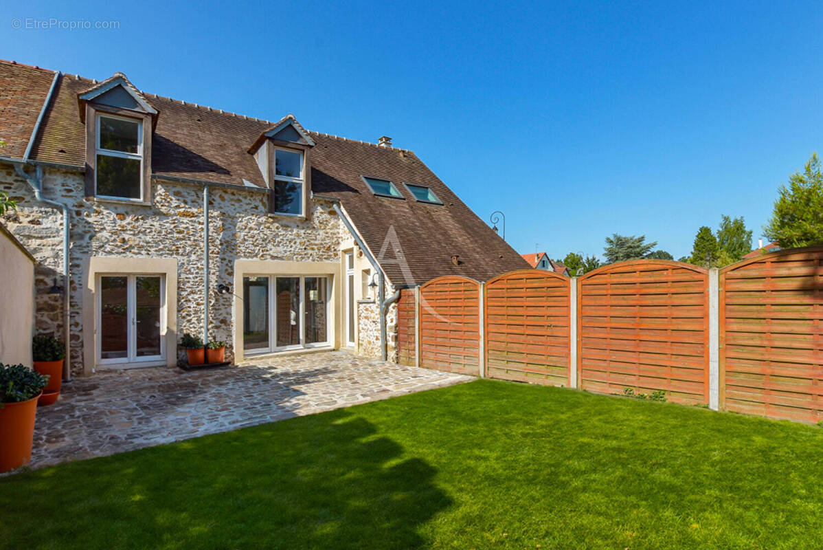 Maison à VERNEUIL-L&#039;ETANG