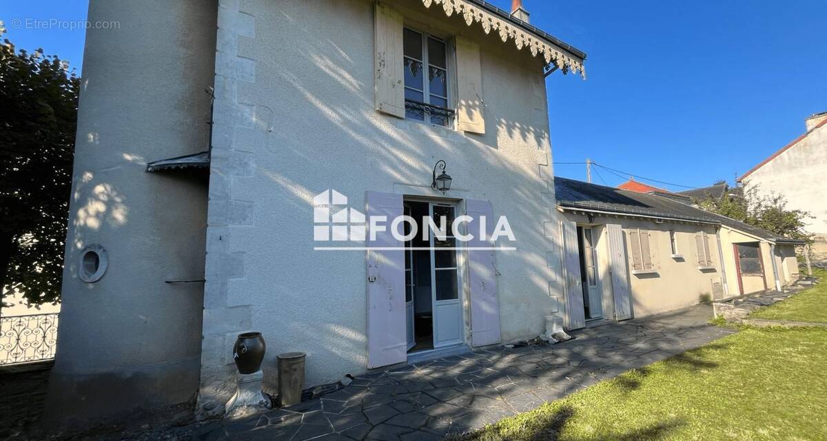 Maison à FRESNAY-SUR-SARTHE