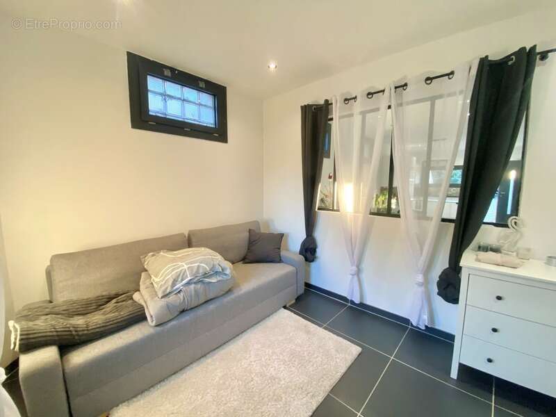Appartement à PUGET-SUR-ARGENS