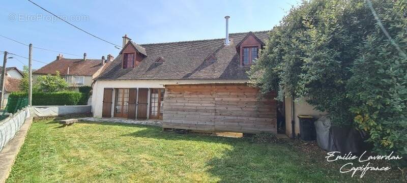 Maison à BADECON-LE-PIN