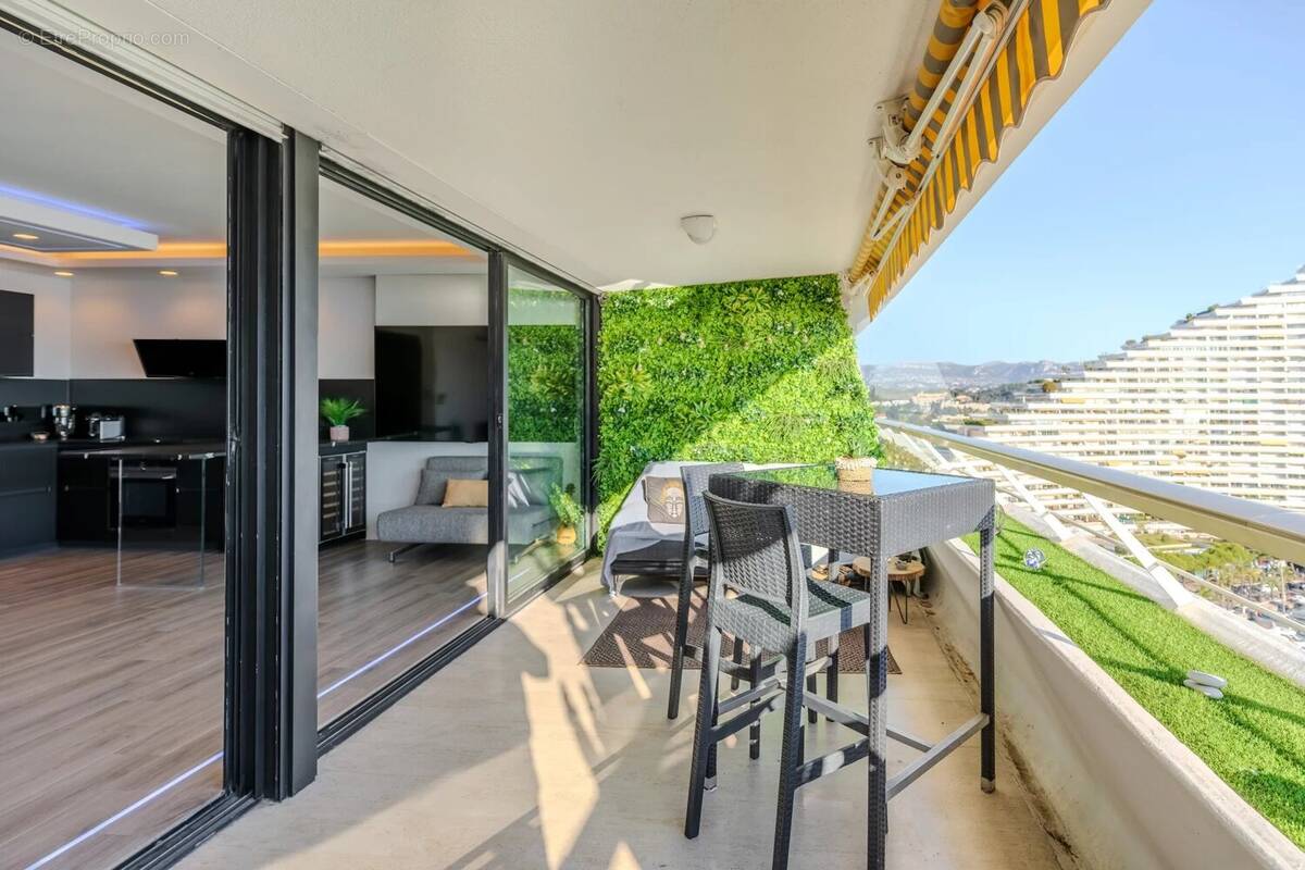 Appartement à VILLENEUVE-LOUBET