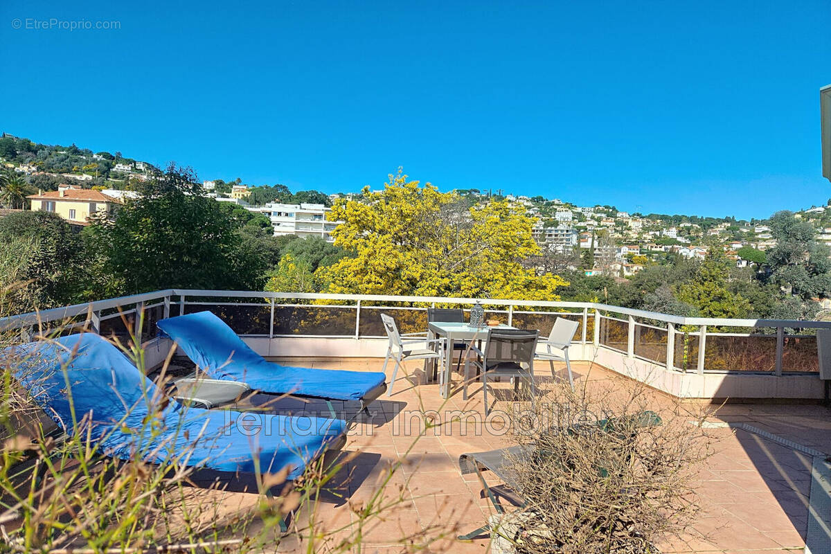 Appartement à VALLAURIS