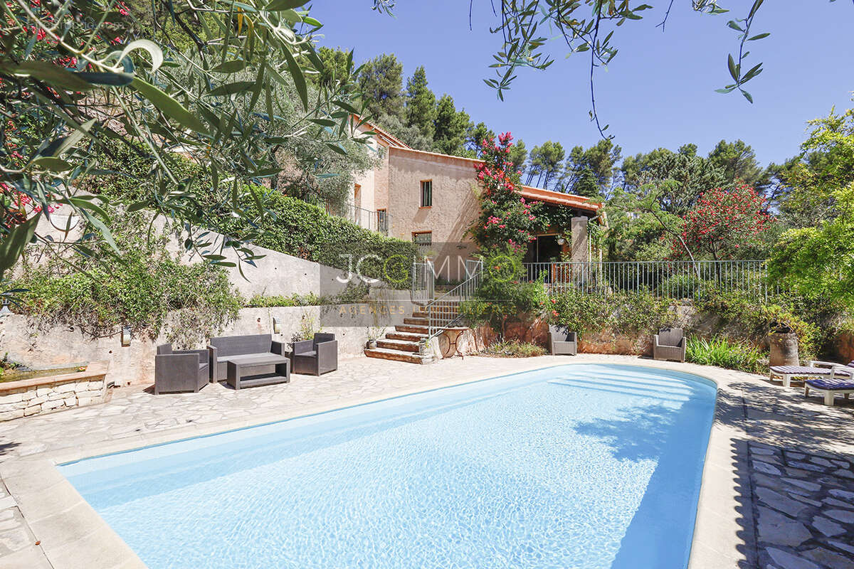 Maison à SOLLIES-PONT