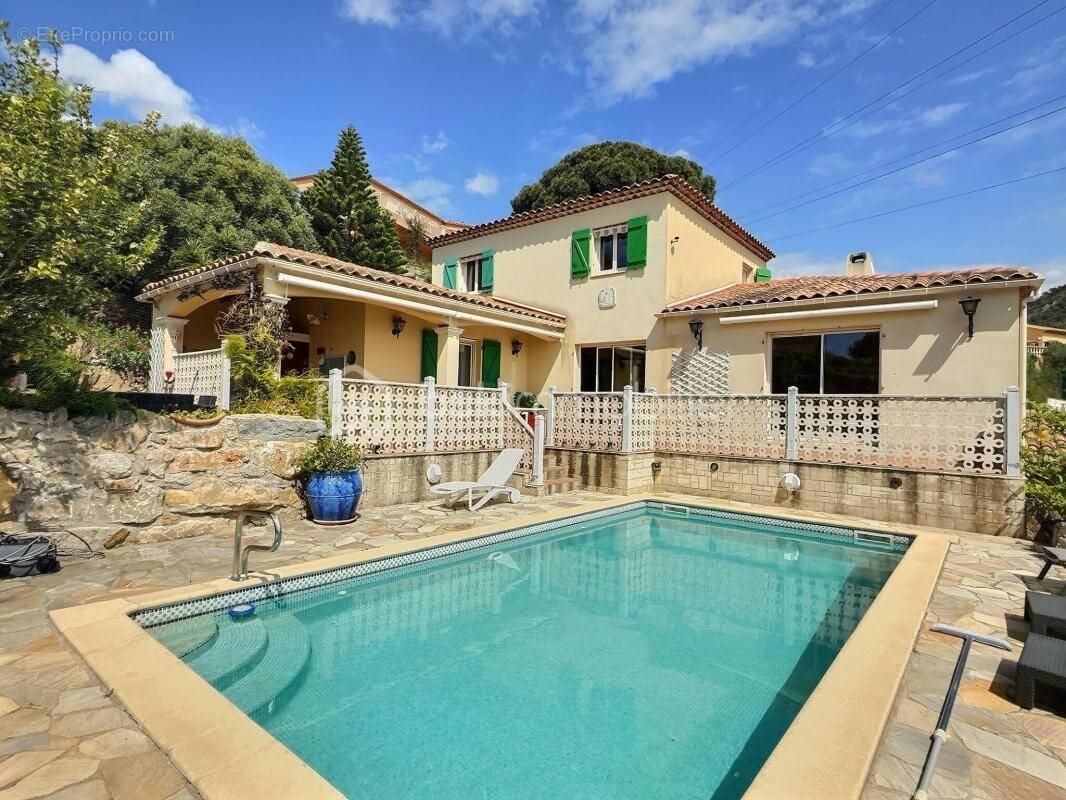 Maison à BORMES-LES-MIMOSAS