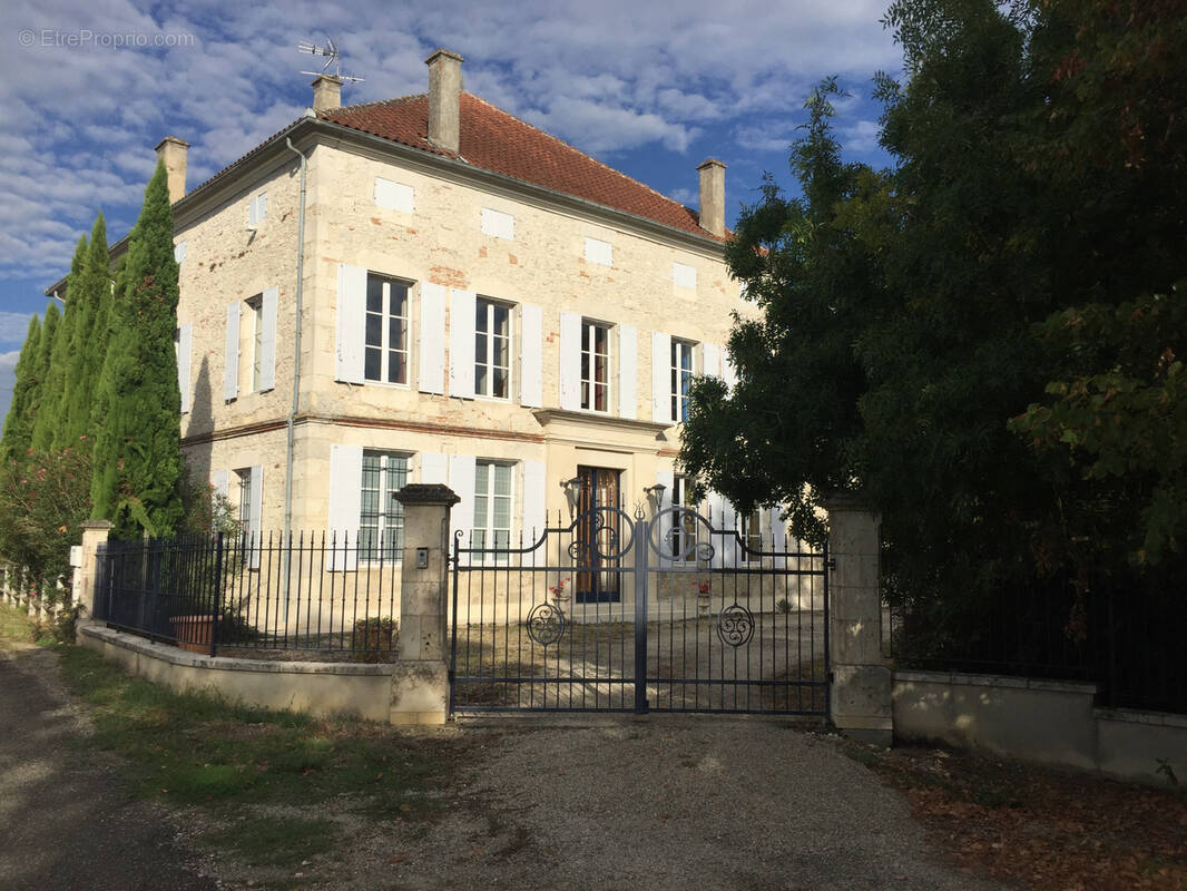 Maison à LAYRAC