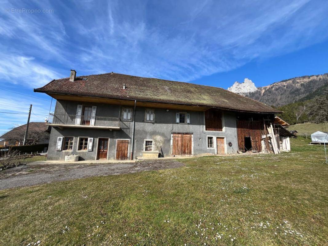 Appartement à TALLOIRES