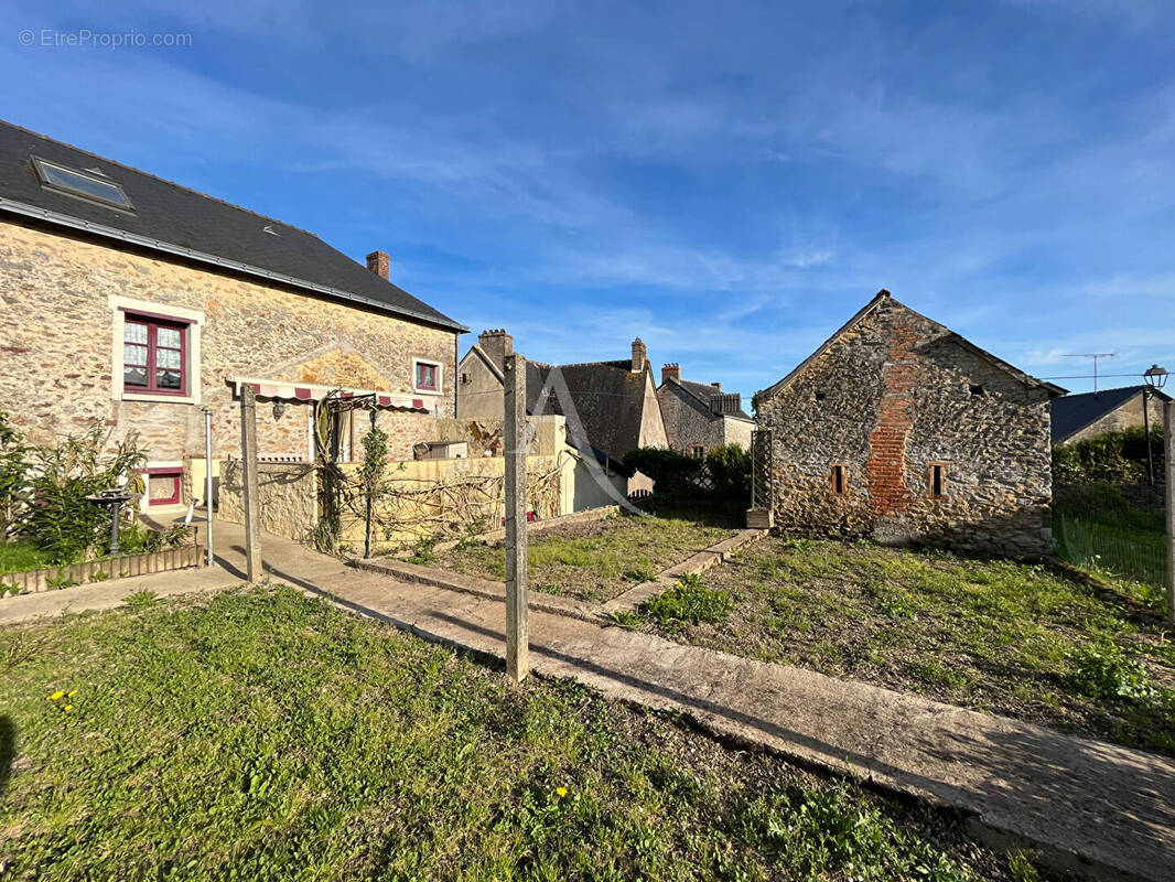 Maison à PARNE-SUR-ROC