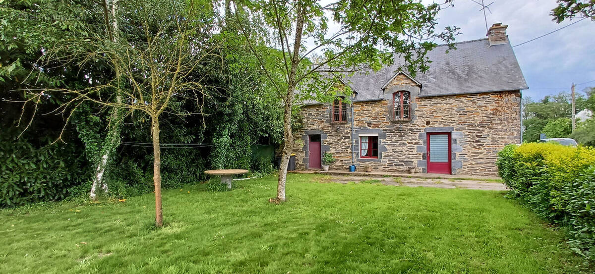 Maison à CARENTOIR