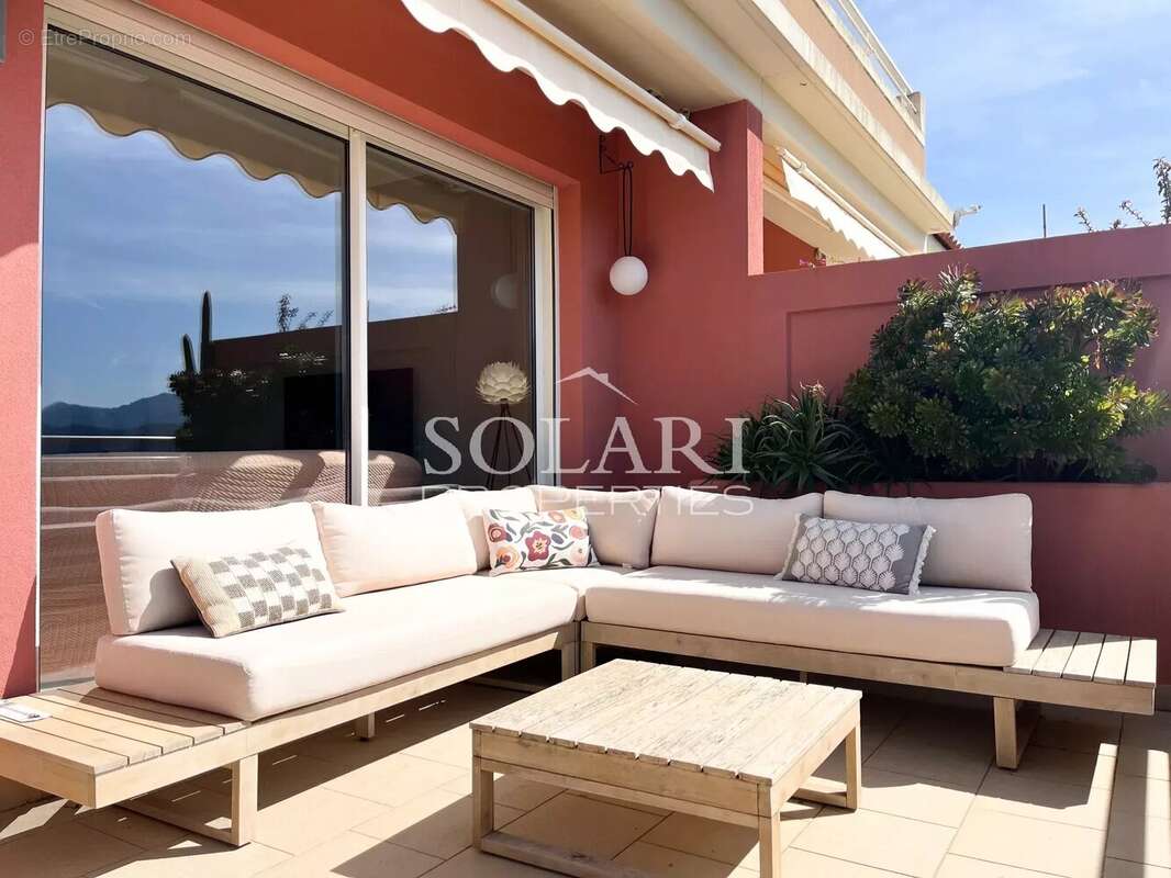 Appartement à MANDELIEU-LA-NAPOULE