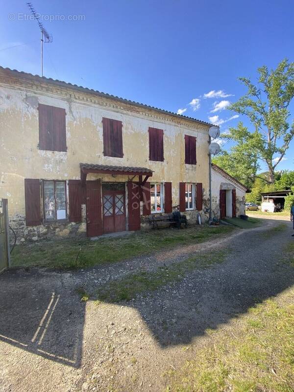 Maison à MOUSTEY