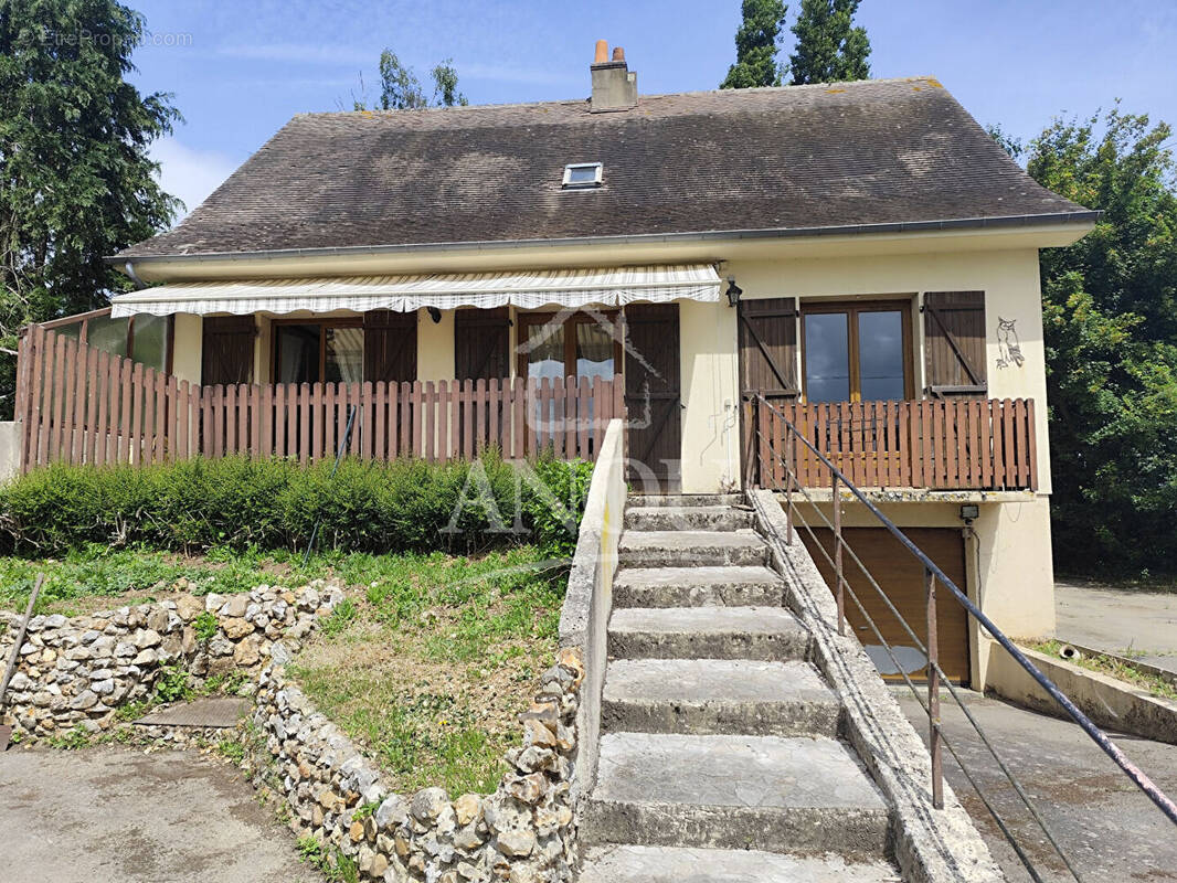 Maison à YEVRES