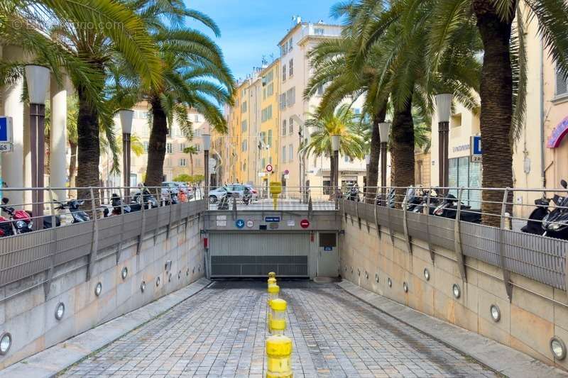 Commerce à TOULON