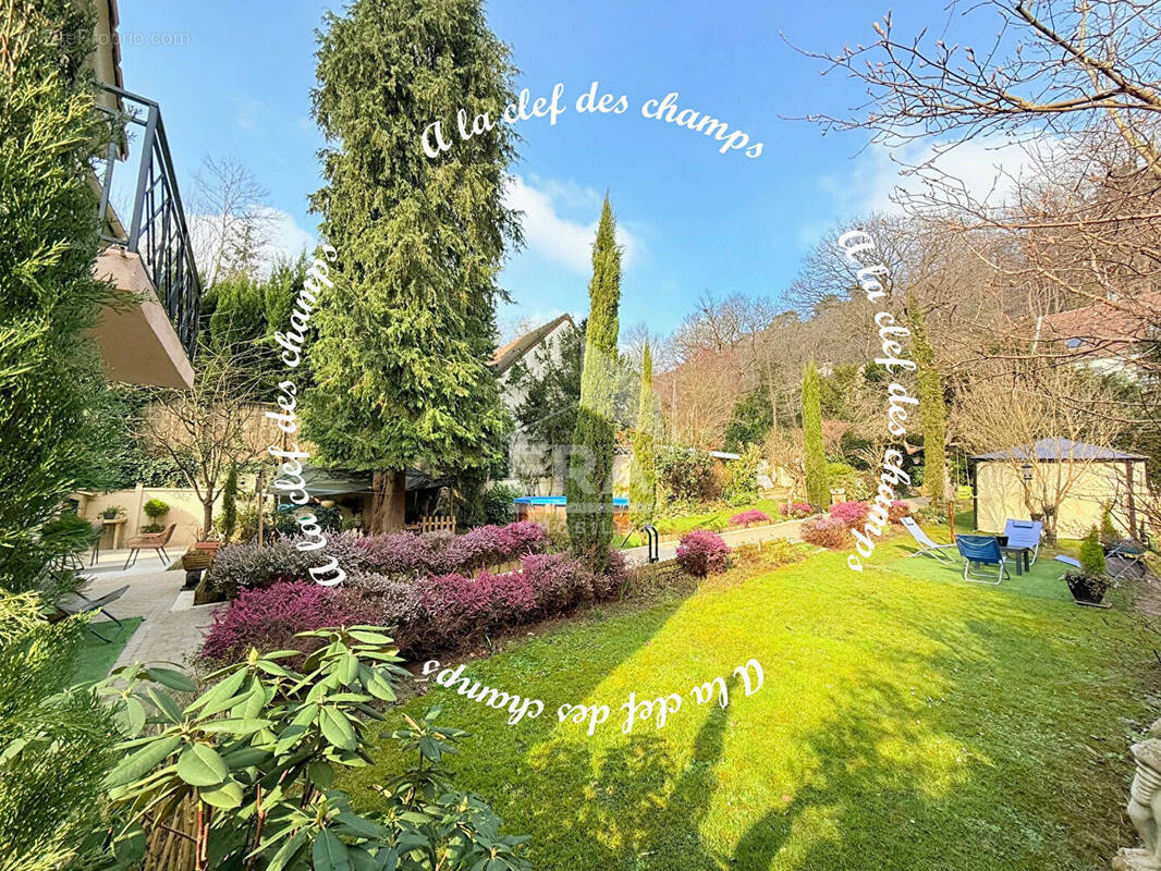 Maison à BURES-SUR-YVETTE