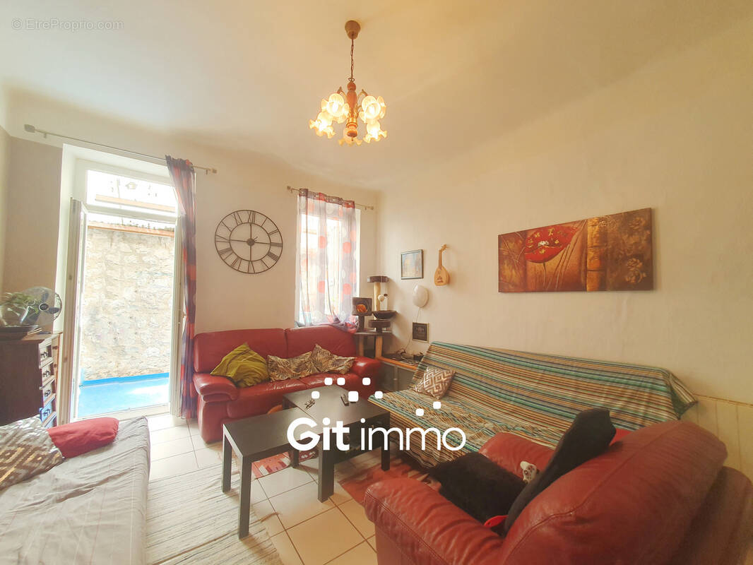Appartement à MARSEILLE-4E