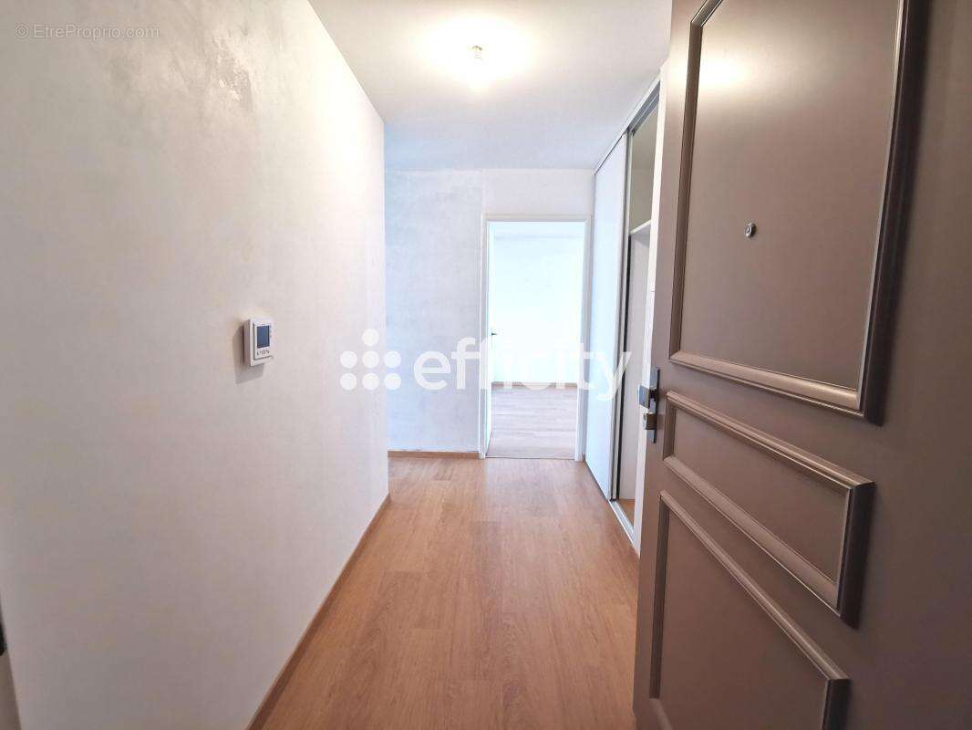 Appartement à LA CHAPELLE-EN-SERVAL