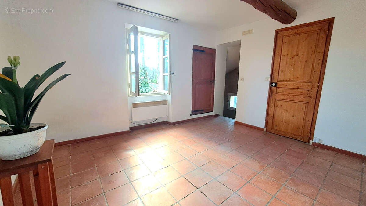 Maison à CUCURON