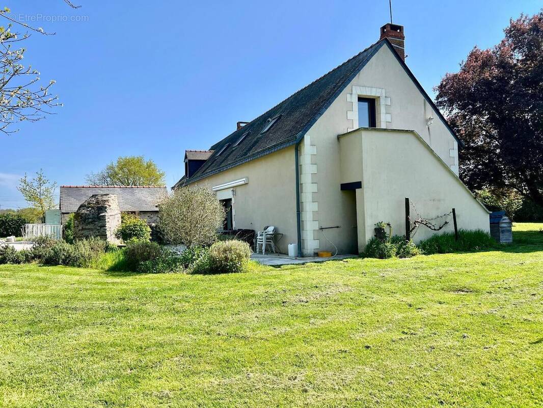   - Maison à ECOUFLANT