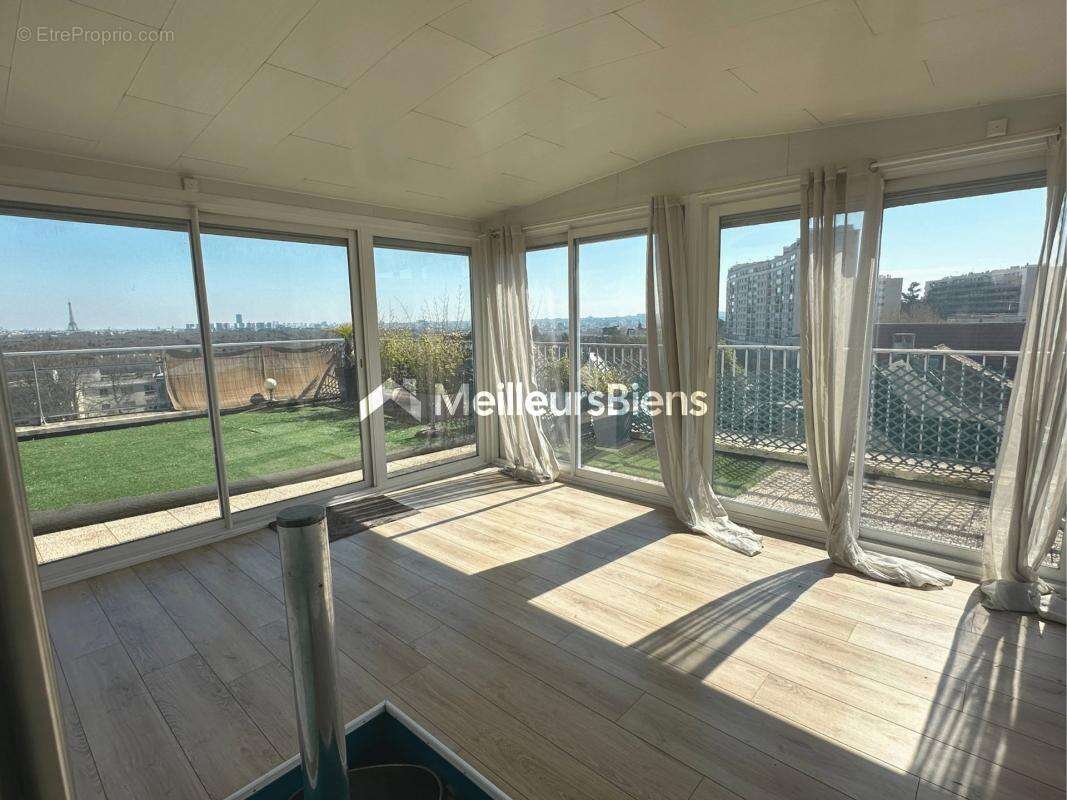 Appartement à SURESNES