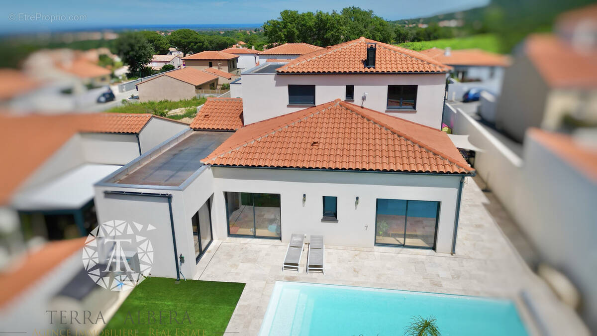 Maison à LAROQUE-DES-ALBERES