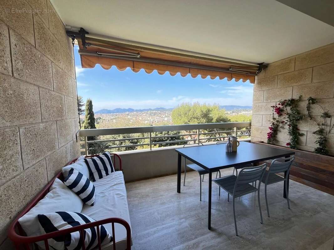 Appartement à LE CANNET