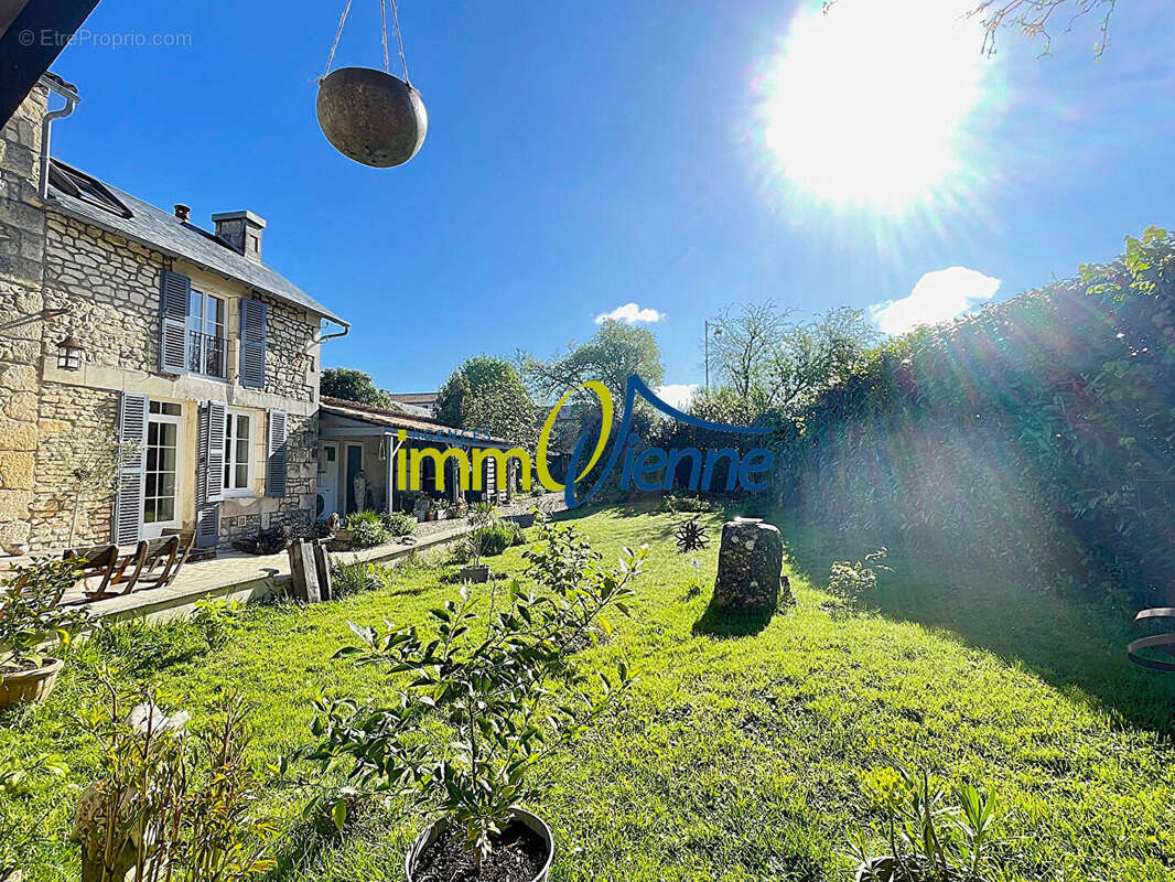 Maison à POUILLE