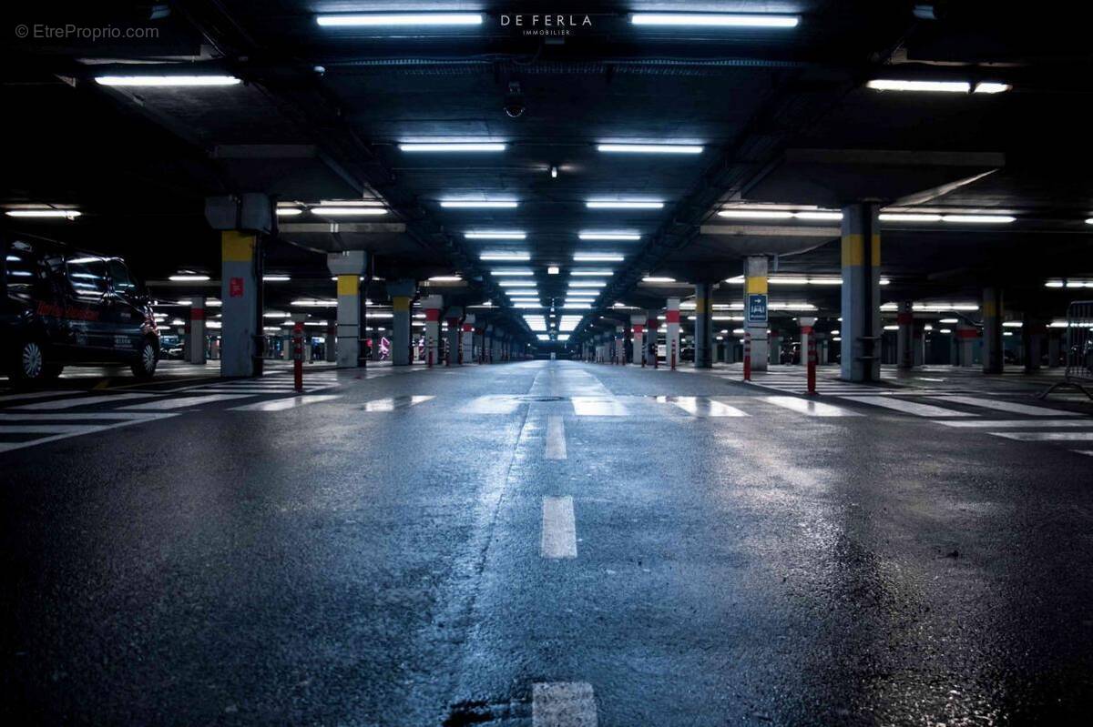 Parking à PARIS-15E